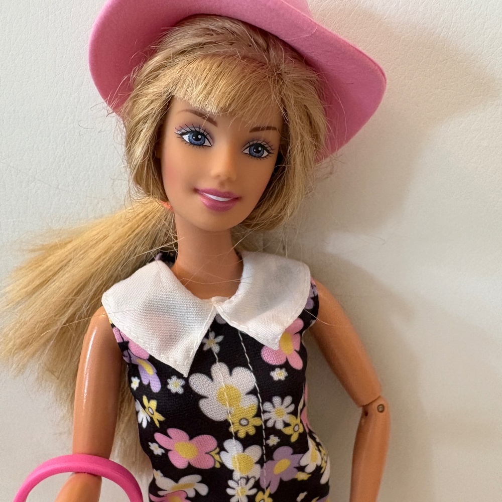 Vintage Mattel 1966 Barbie Doll Lever move left arm DressBoots Recordplayer hat